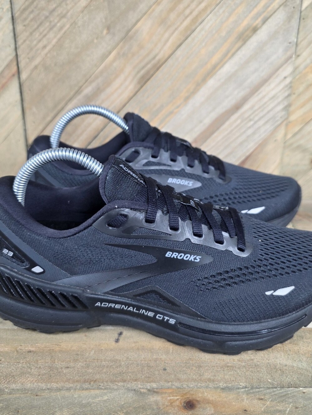 Brooks Adrenaline GTS 23 Womens Athletic Running Shoes Size 9 Triple Black
